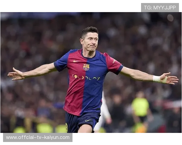 莱万与巴萨内部奖金风波再起，俱乐部尴尬应对